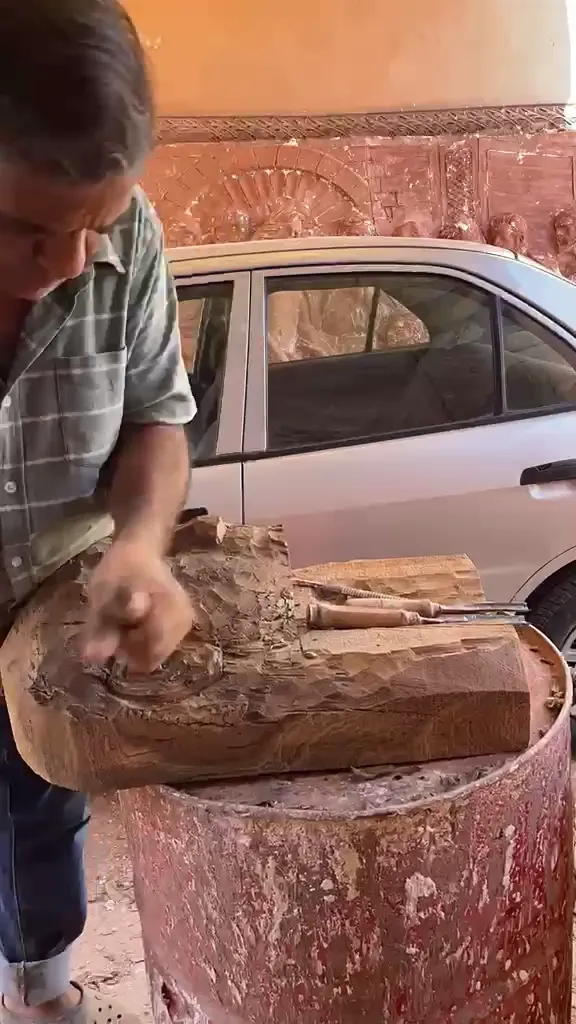 Carving in the open air